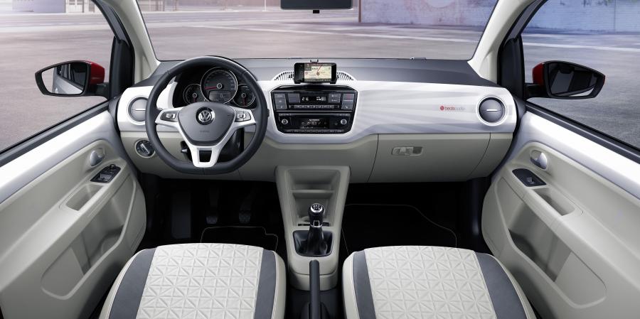  Volkswagen up! beats 2016 года  (фото 9 из 10)